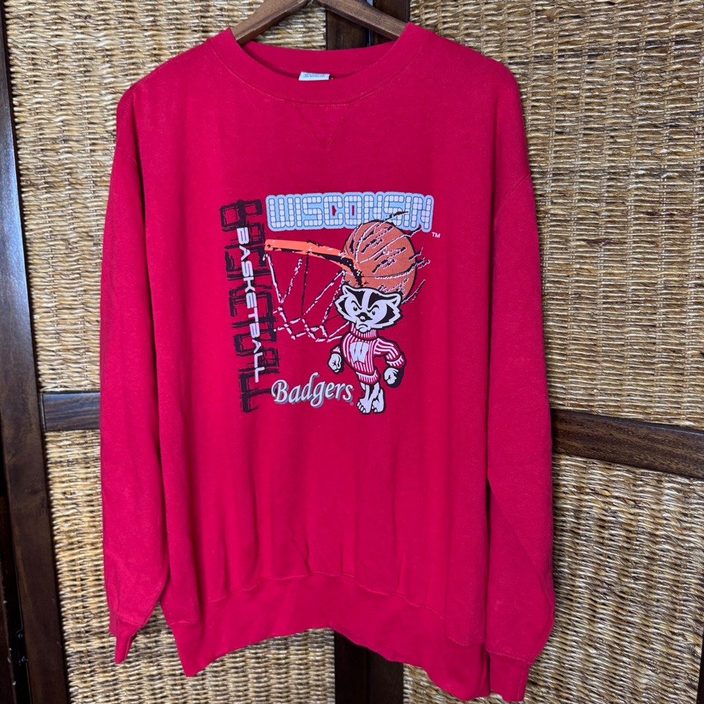 Vintage Wisconsin Badgers Basketball Crewneck 90's Bucky Badger UW Retro